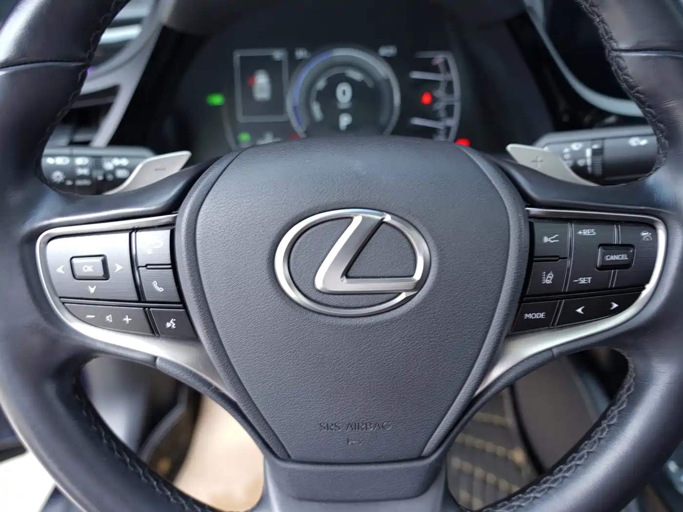 Lexus ES 2021 300h Excellence Edition фото 14