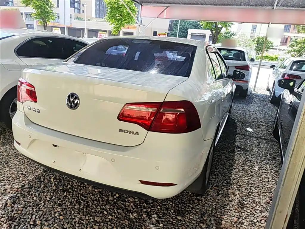 Volkswagen Bora 2015 Quality Edition 1.6L Automatic Fashion фото 7