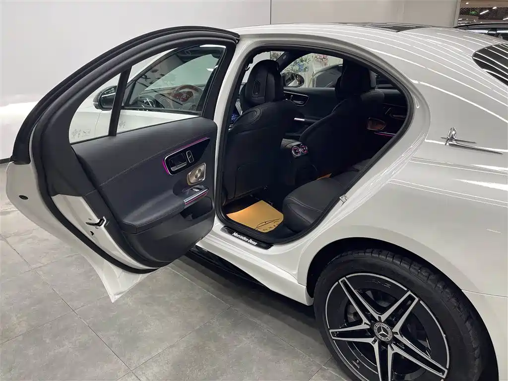 Mercedes-Benz C-Class 2025 C 260 L Night Sport Edition фото 12