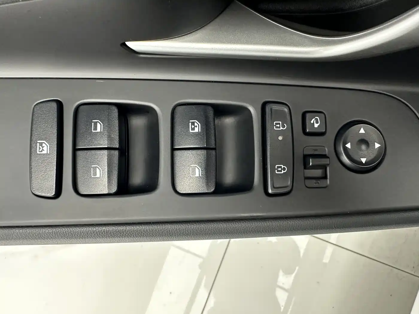 Hyundai Elantra 2023 1.5L CVT GLX Elite Edition фото 12