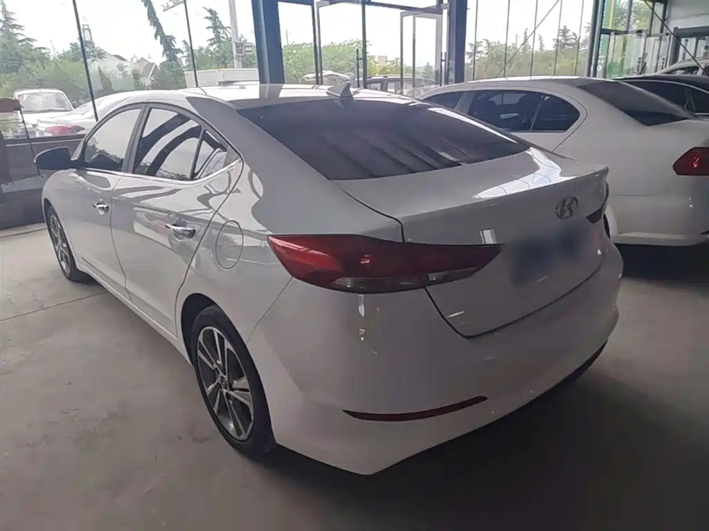 Hyundai Elantra 2016 Model 1.6L Automatic Smart Elite фото 5