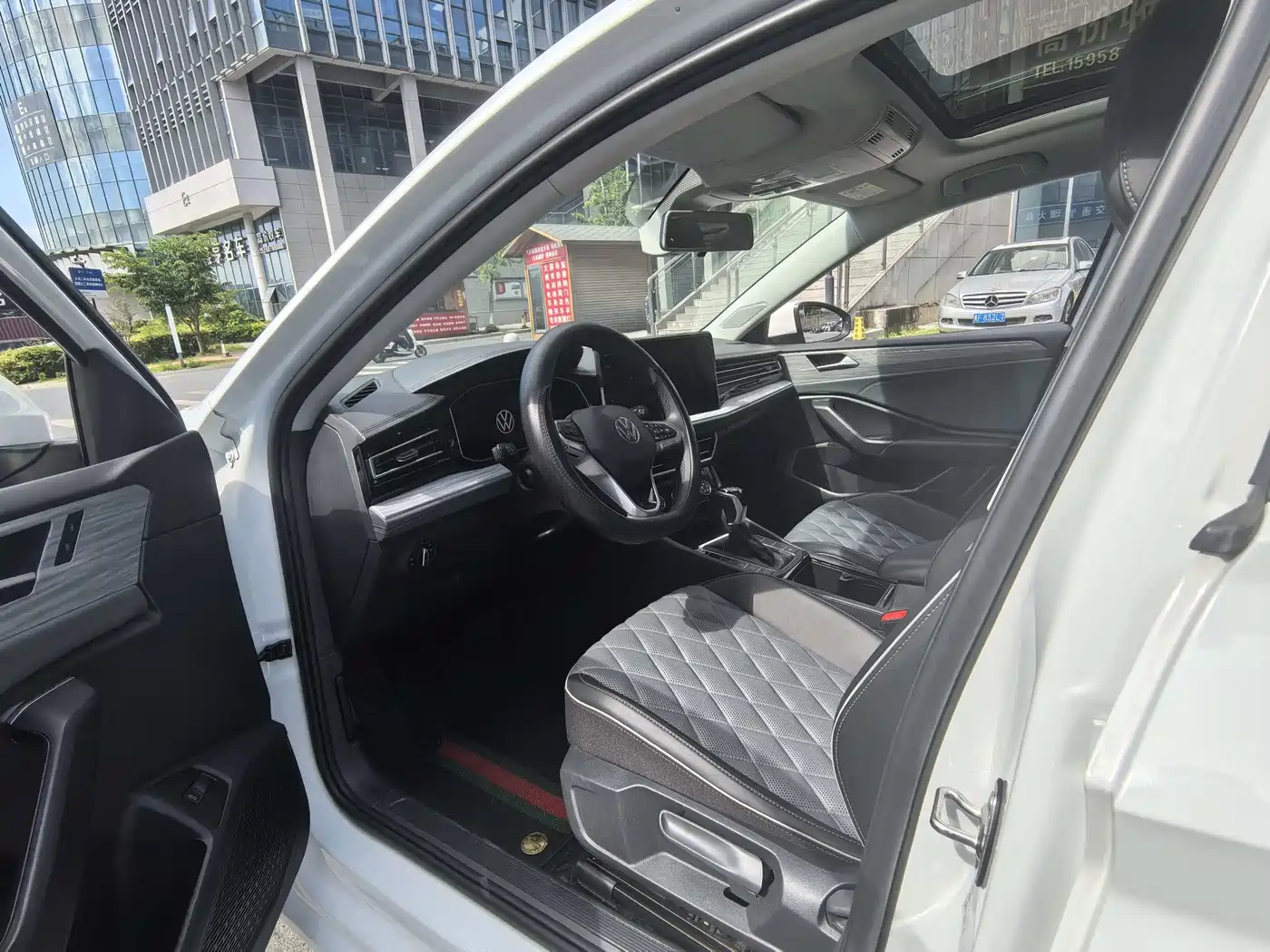 Volkswagen Sagitar 2023 300TSI DSG Surpassing Edition фото 12