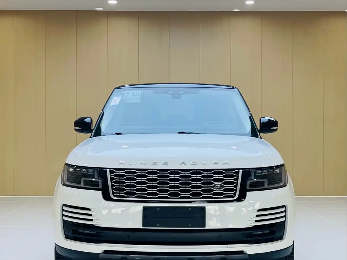 Land Rover Range Rover 2022 3.0 L6 400PS Heritage Extended Classic Edition фото 2