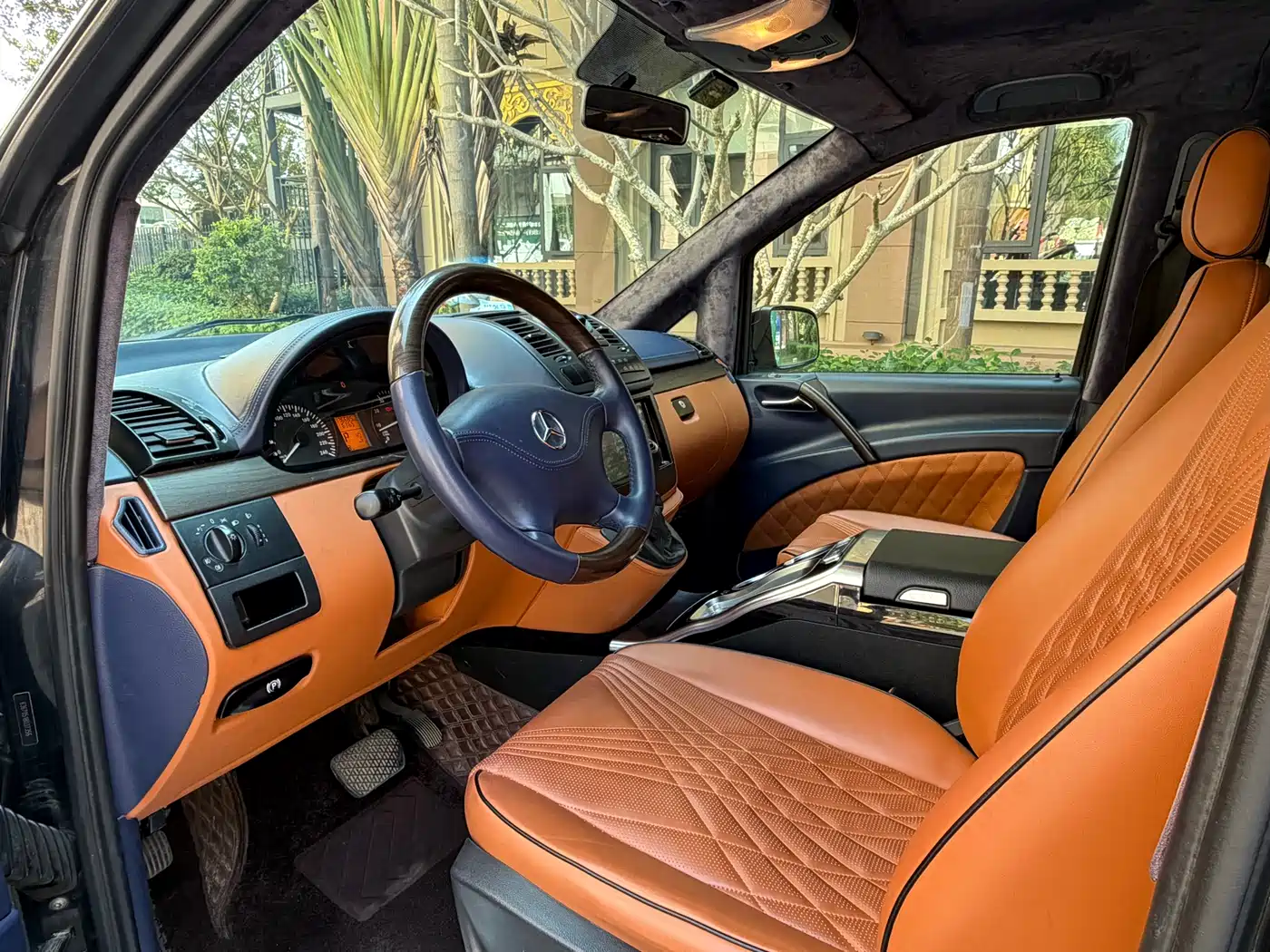 Mercedes-Benz Vito 2013 Model 3.0L Elite Edition фото 4