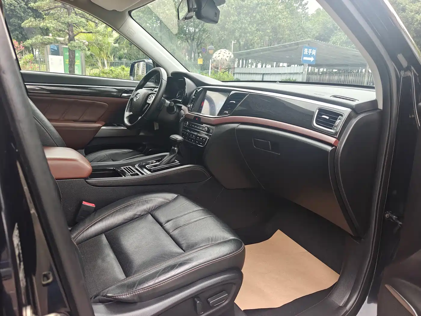 GAC Trumpchi Trumpchi GS8 2017 320T 2WD Luxury Edition (7-Seater) фото 6