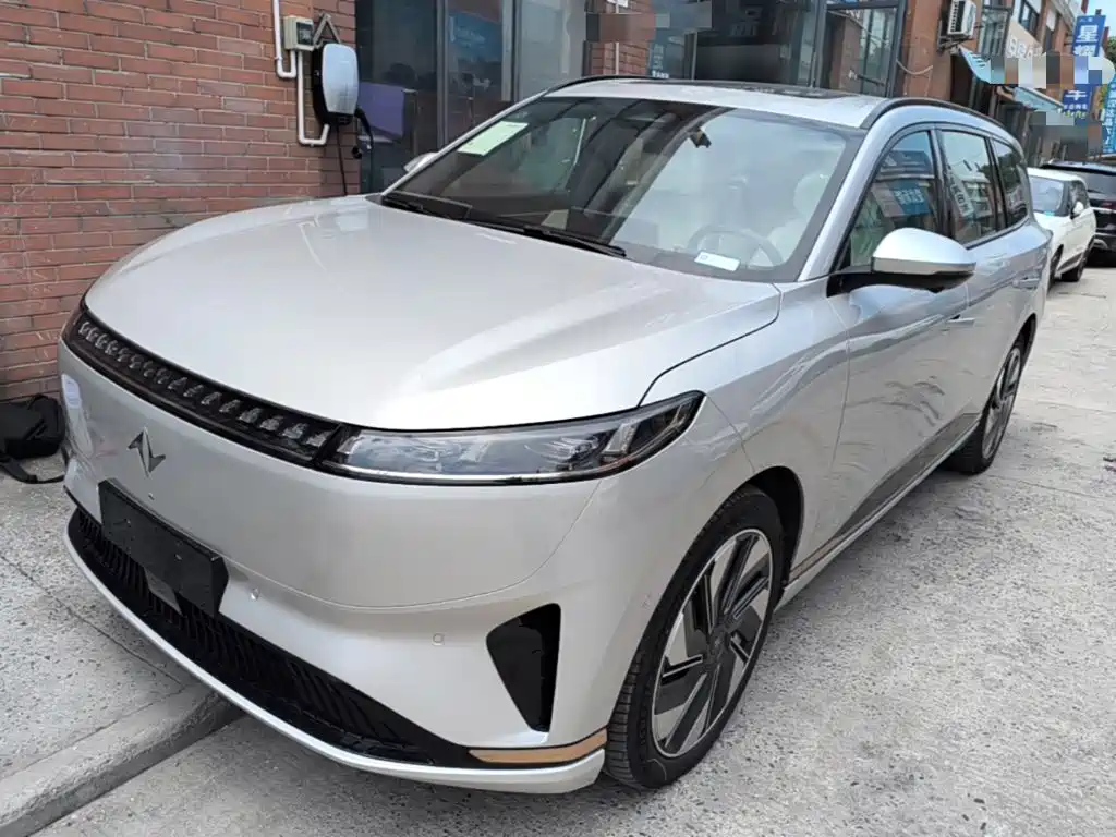  Dongfeng Yipai eπ008 2025 210Ultra Ruyi Edition 5-Seater