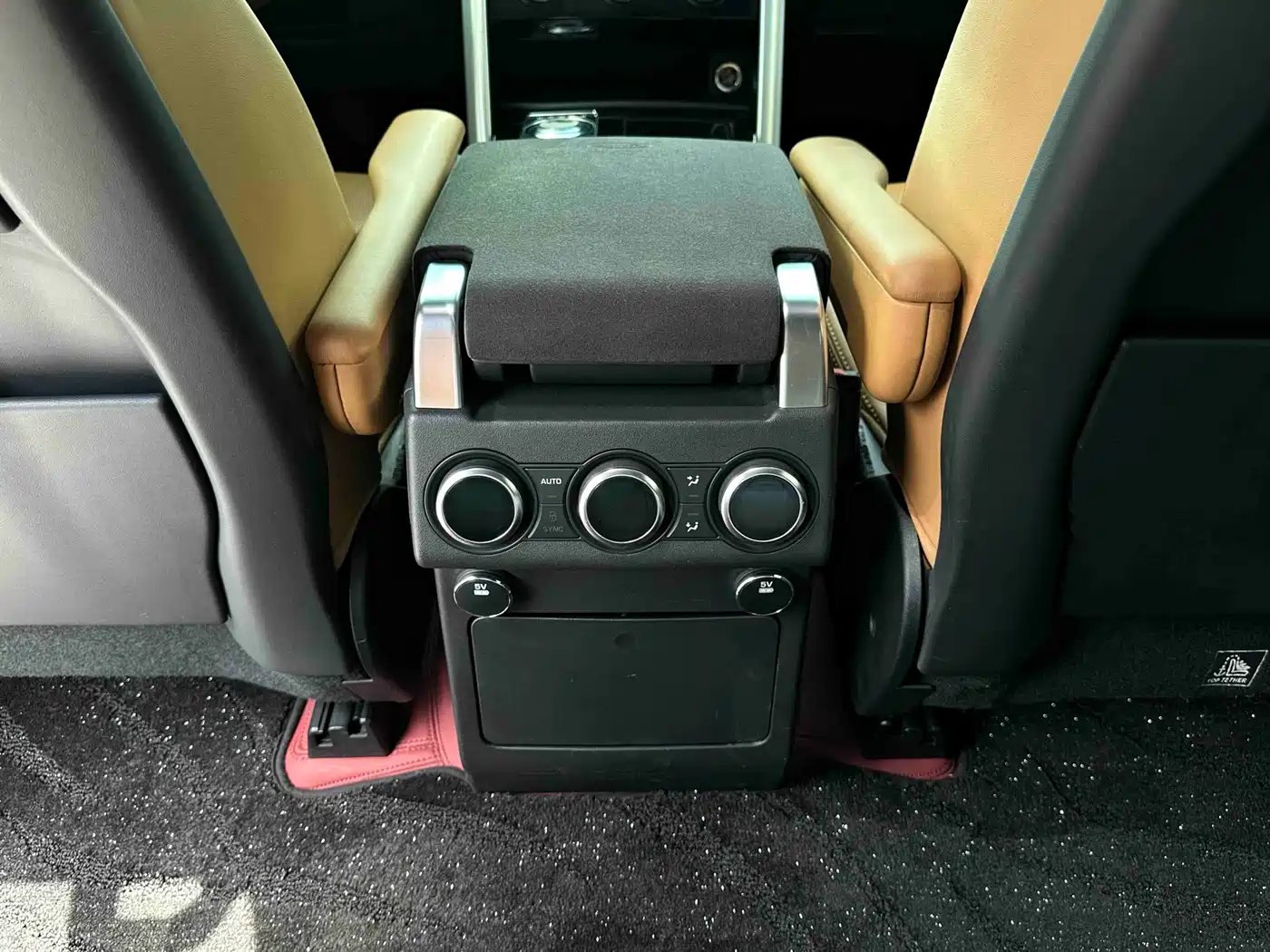 Land Rover Discovery 2017 3.0 SC V6 HSE фото 16
