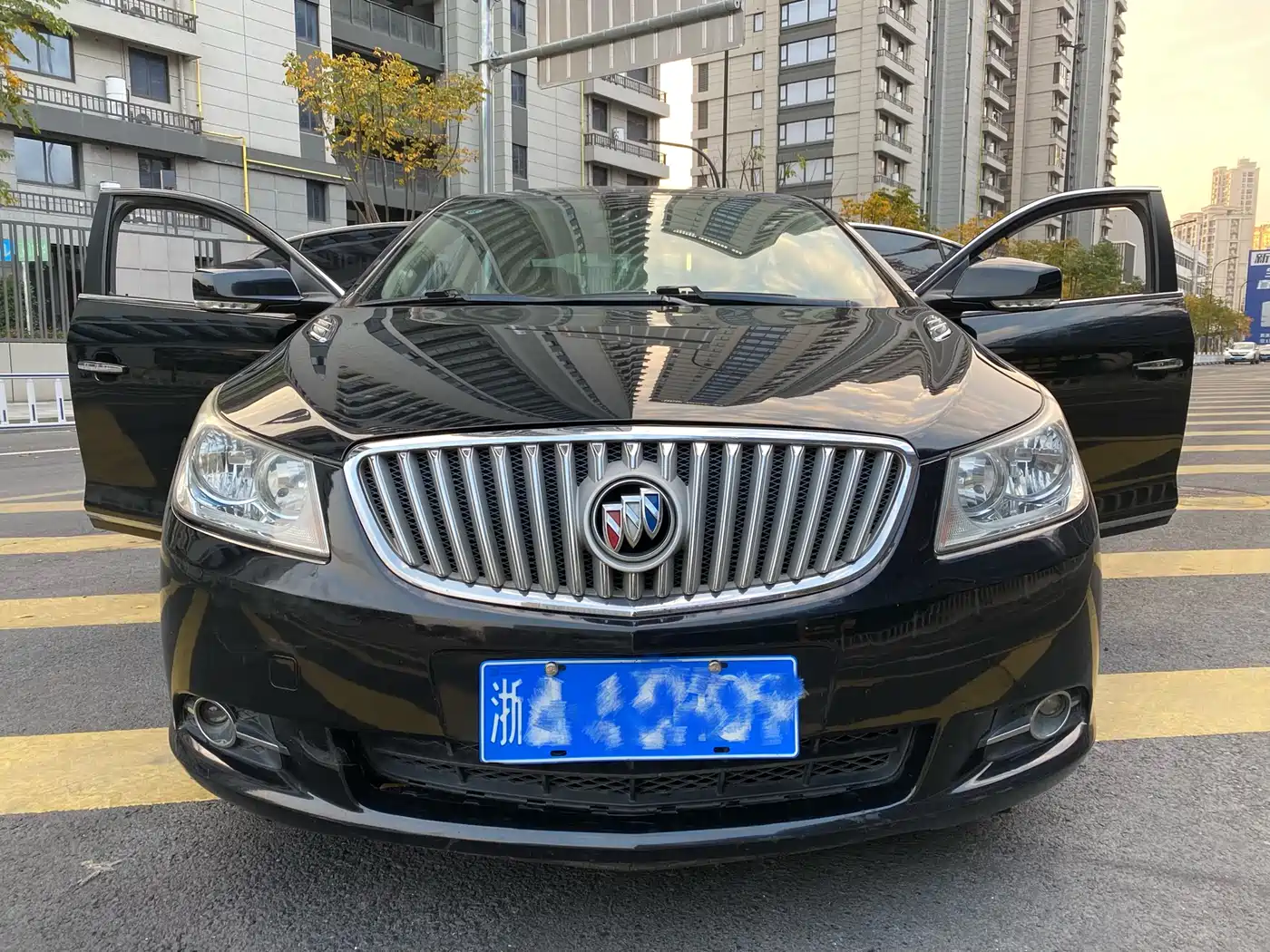 Buick LaCrosse 2011 2.4L SIDI Luxury Edition