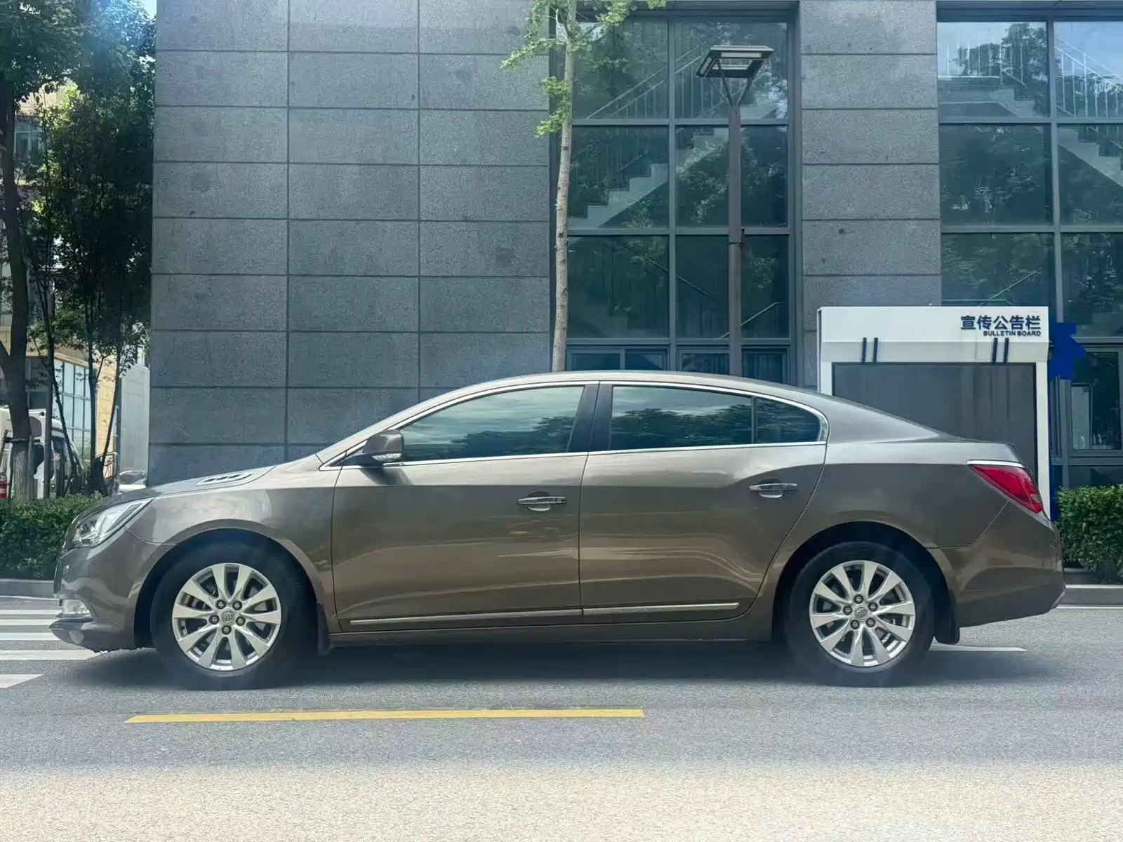 Фото 7 - Buick LaCrosse