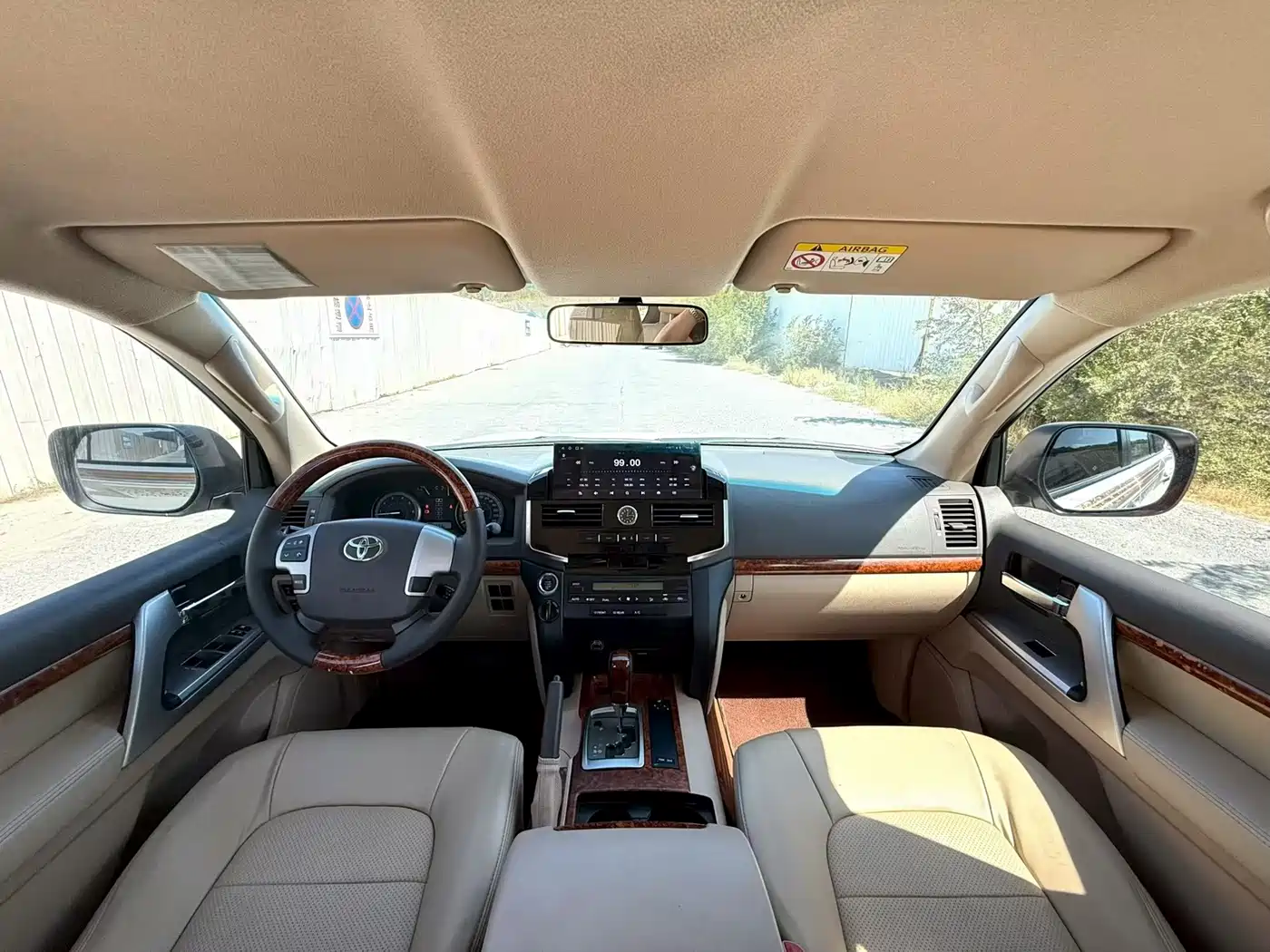 Photo 5 - Toyota Land Cruiser (Import)