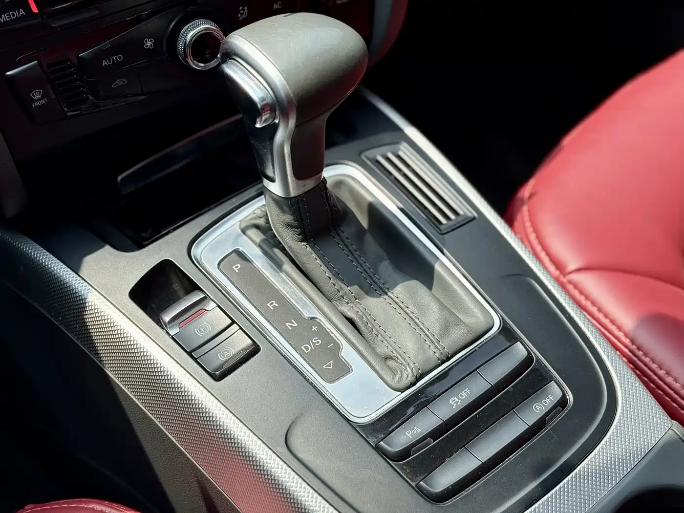 Audi A4L 2013 35 TFSI Automatic Standard фото 12