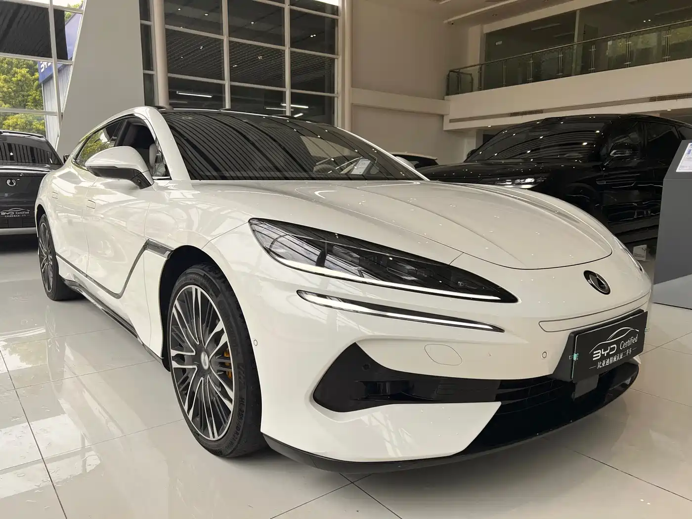 Denza Z9GT 2024 1100 AWD Ultra Edition фото 3