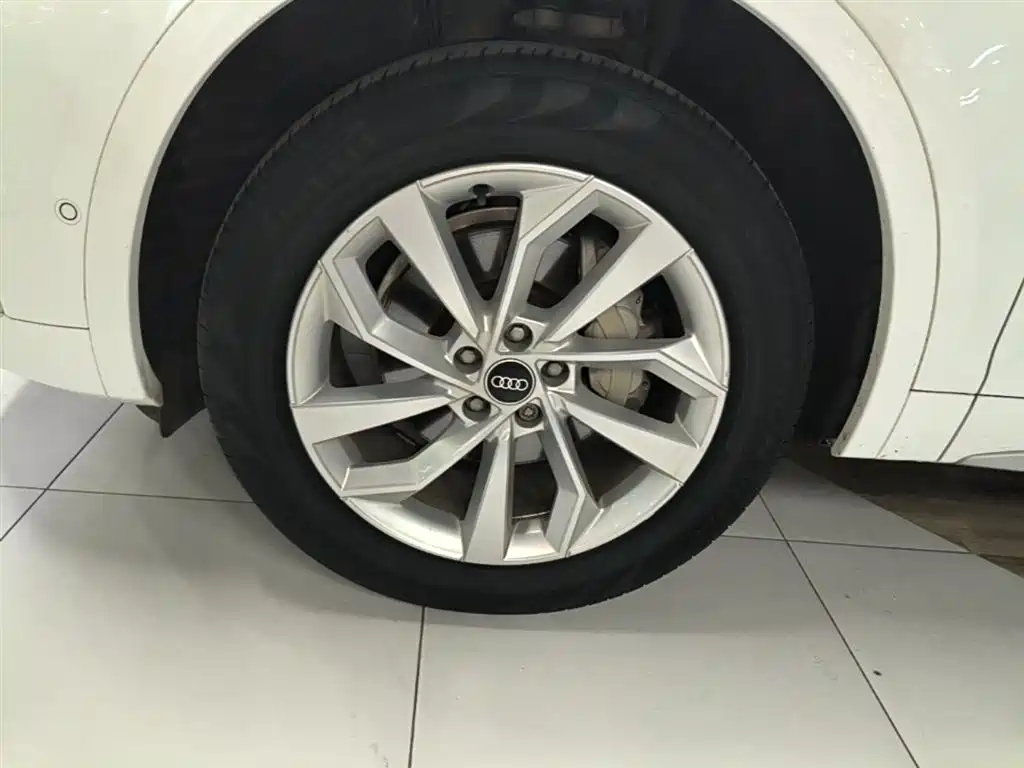 Audi Q5L 2022 40T Luxury Dynamic фото 23