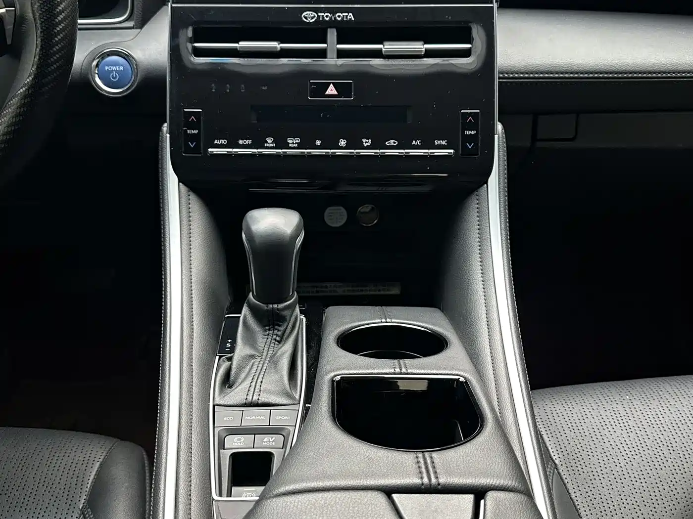 Toyota Avalon 2022 Hybrid 2.5L Luxury Edition фото 8