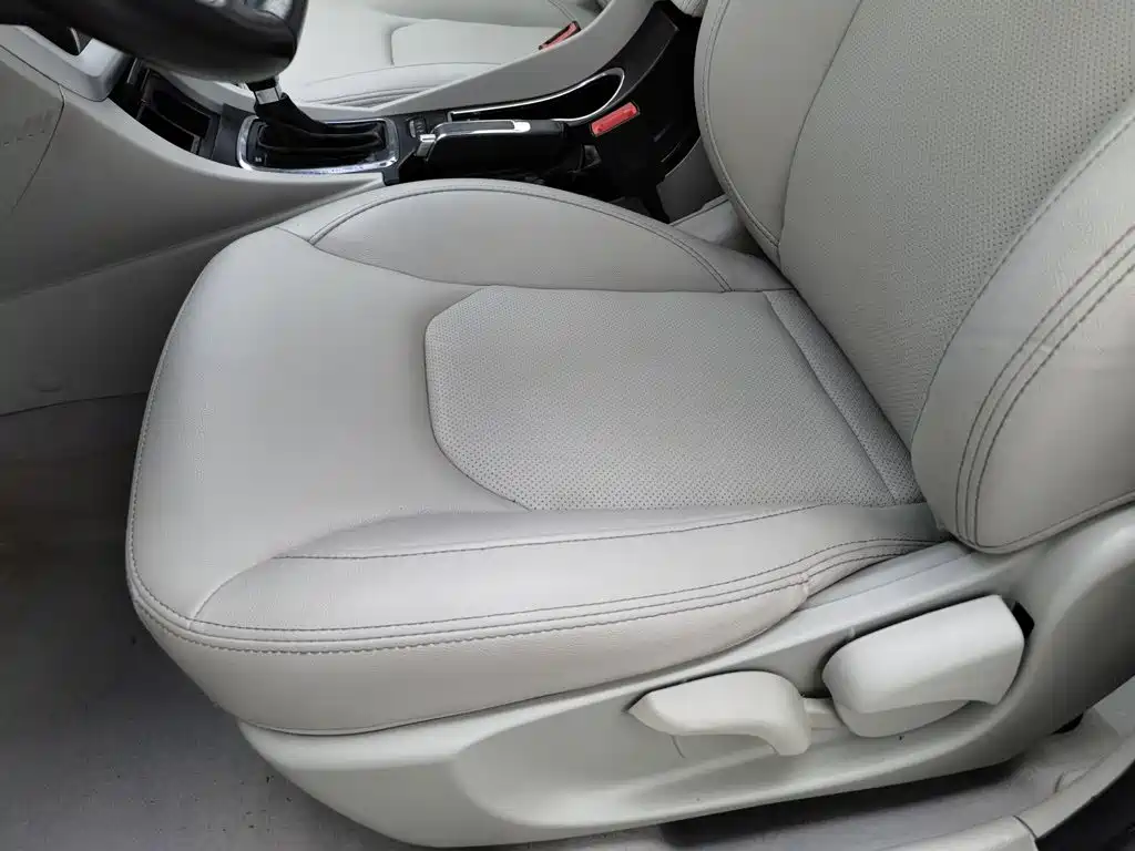 Geely Emgrand 2015 2014 Sedan 1.3T CVT Elite