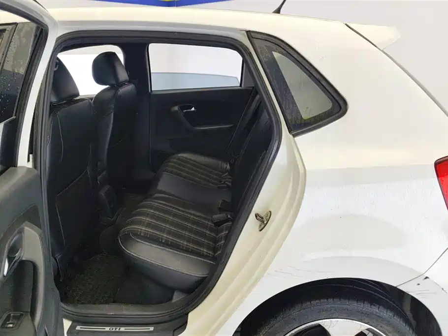 Volkswagen Polo 2012 1.4TSI GTI фото 10