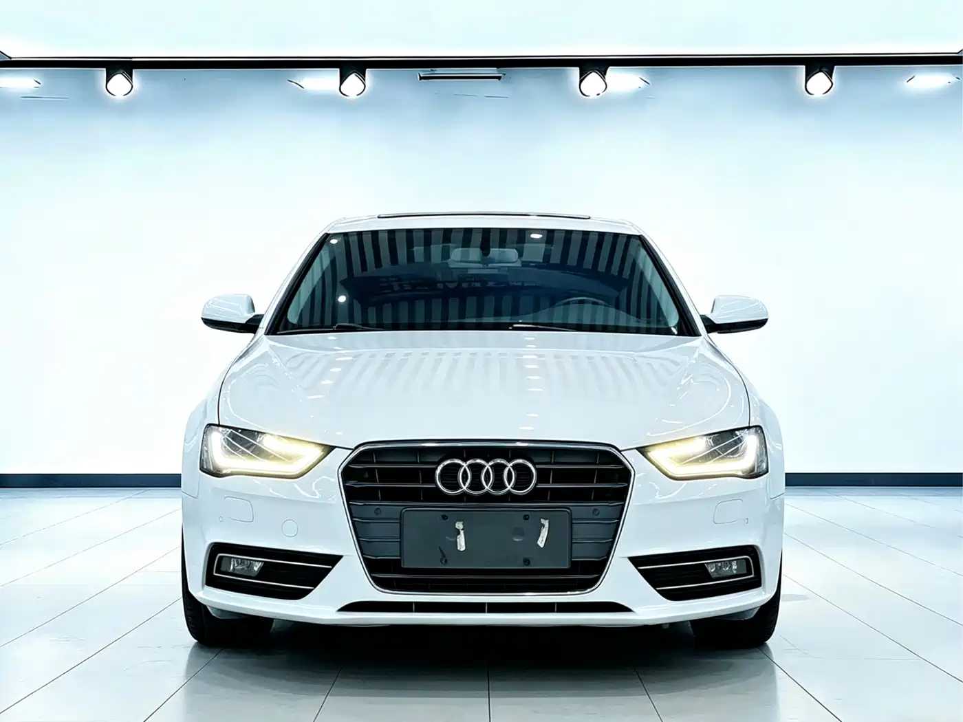 Audi A4L 2013 35 TFSI Automatic Standard фото 2
