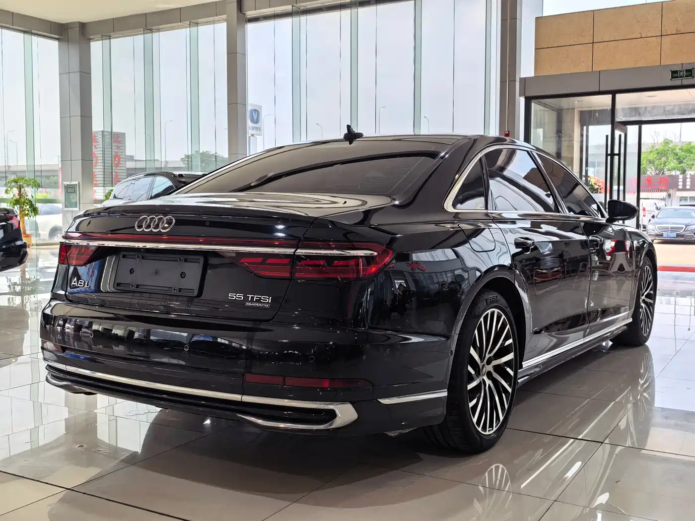 Audi A8 2023 A8L 55 TFSI quattro Flagship фото 3