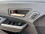 Фото 14 - Toyota Granvia
