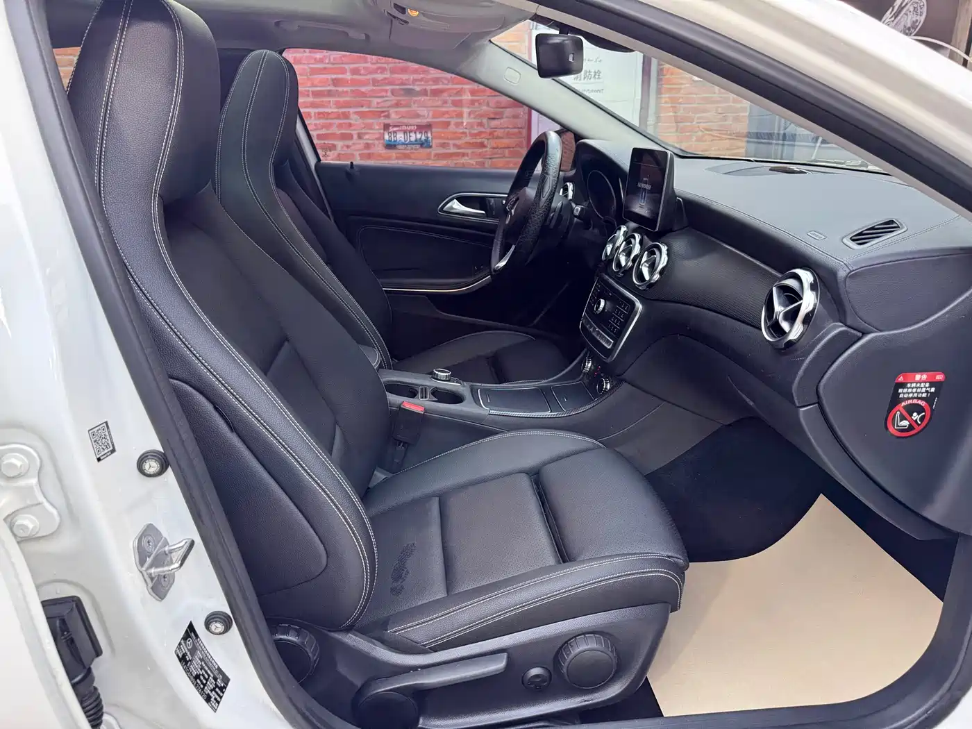 Mercedes-Benz GLA 2018 GLA 220 4MATIC Sport фото 14