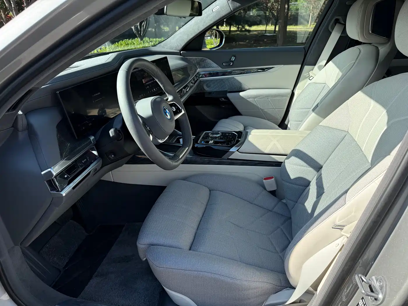 BMW i7 2026 2023 xDrive60L Luxury Package