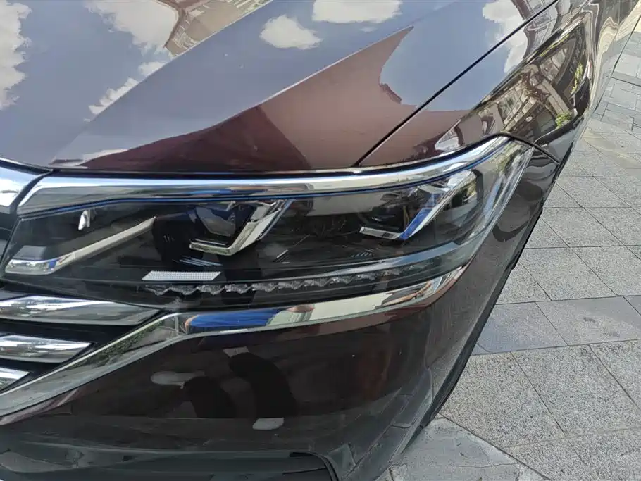 Volkswagen Viloran 2022 380TSI Premium Edition фото 5