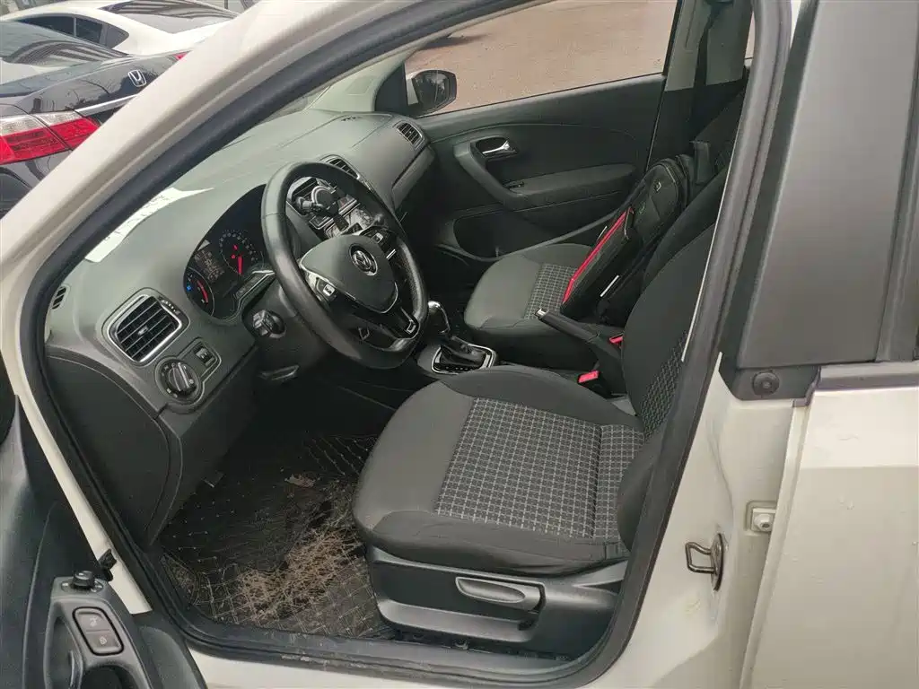 Volkswagen Polo 2018 1.5L Auto Comfort фото 11