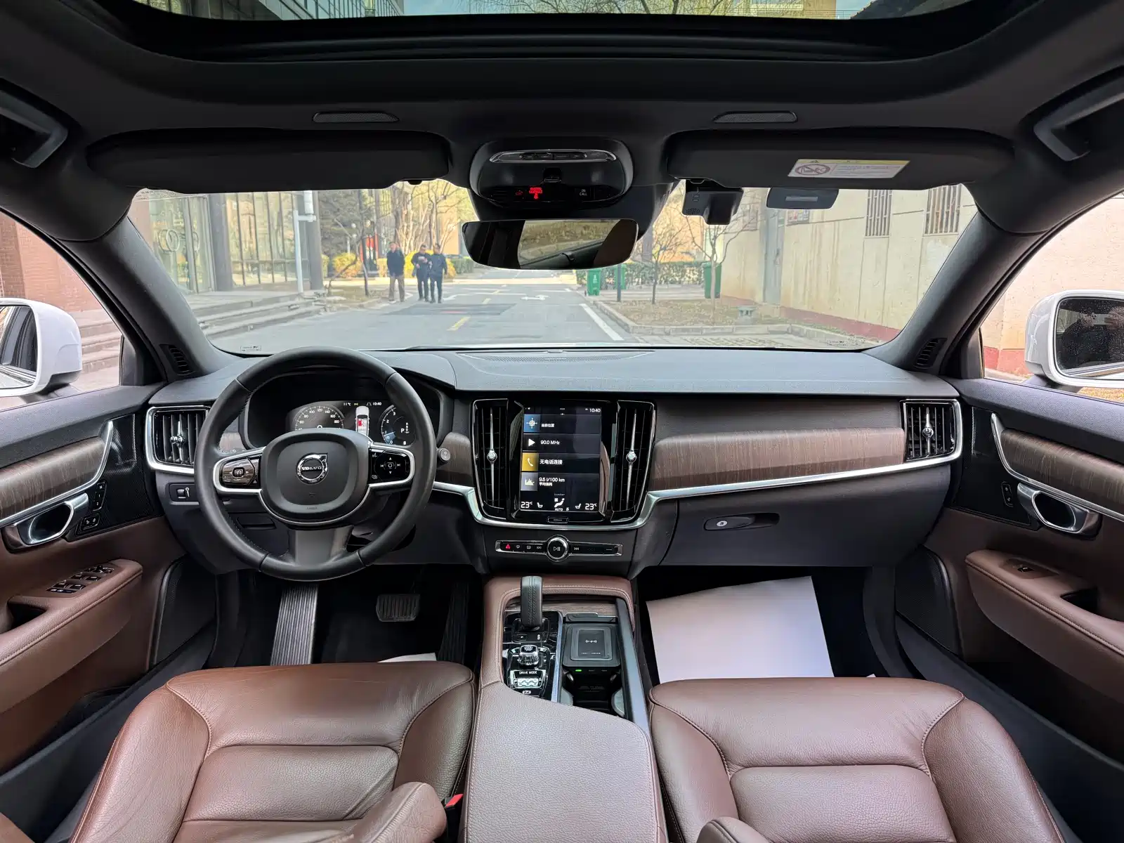 Photo 8 - Volvo V90