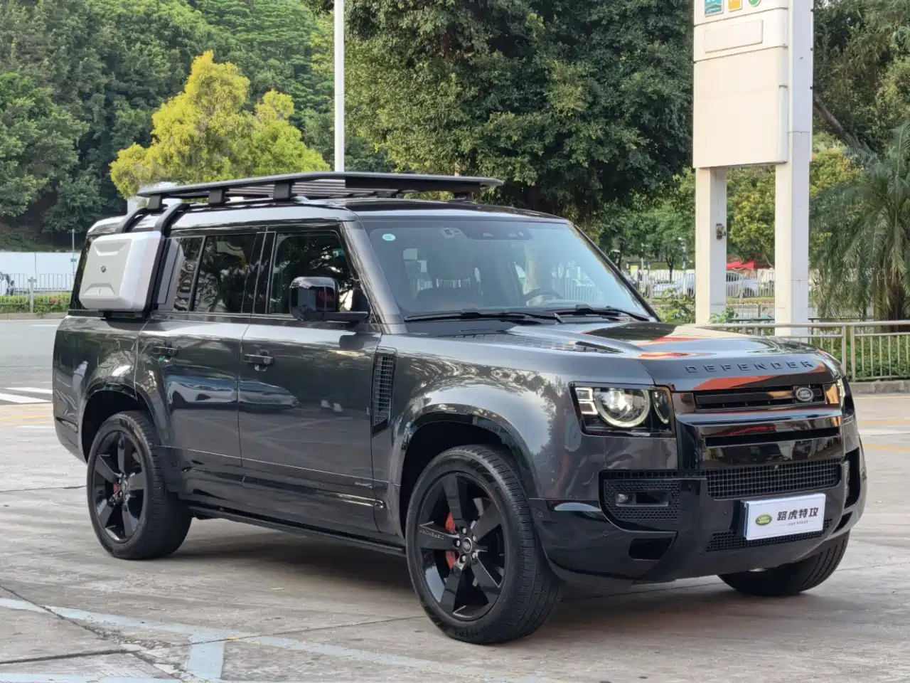 Land Rover Defender 2023 130 3.0T P400 X фото 3