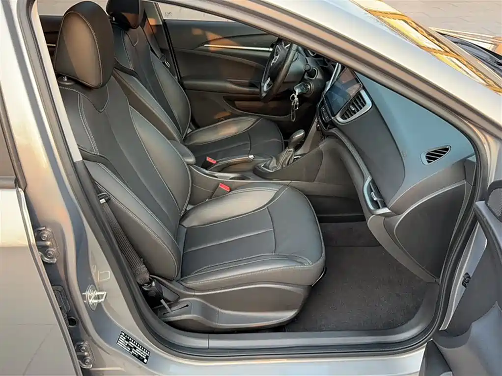 Buick Excelle 2018 18T Automatic Elite фото 19
