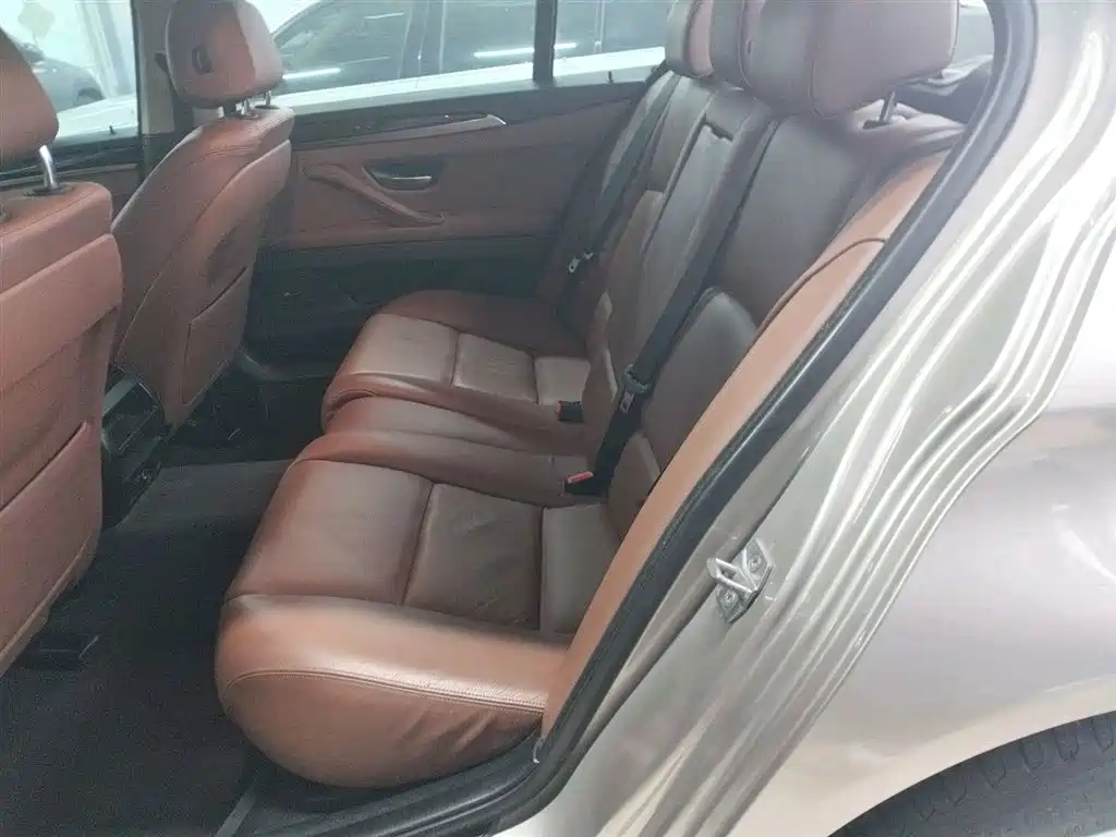 BMW 5 Series 2014 520Li Elegance фото 17