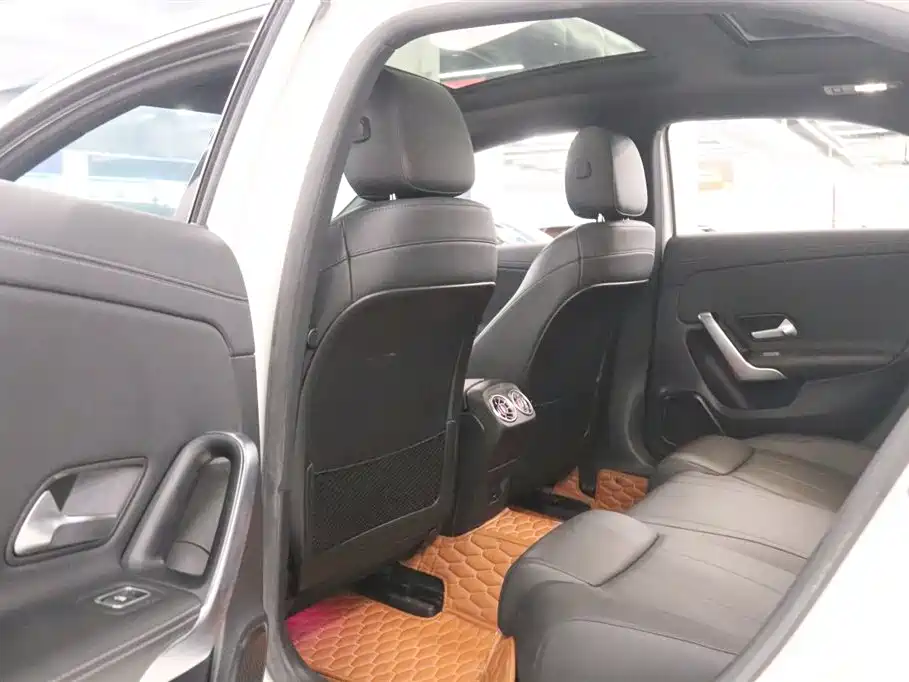 Mercedes-Benz A-Class 2022 A 200 L Sport Sedan Dynamic фото 15