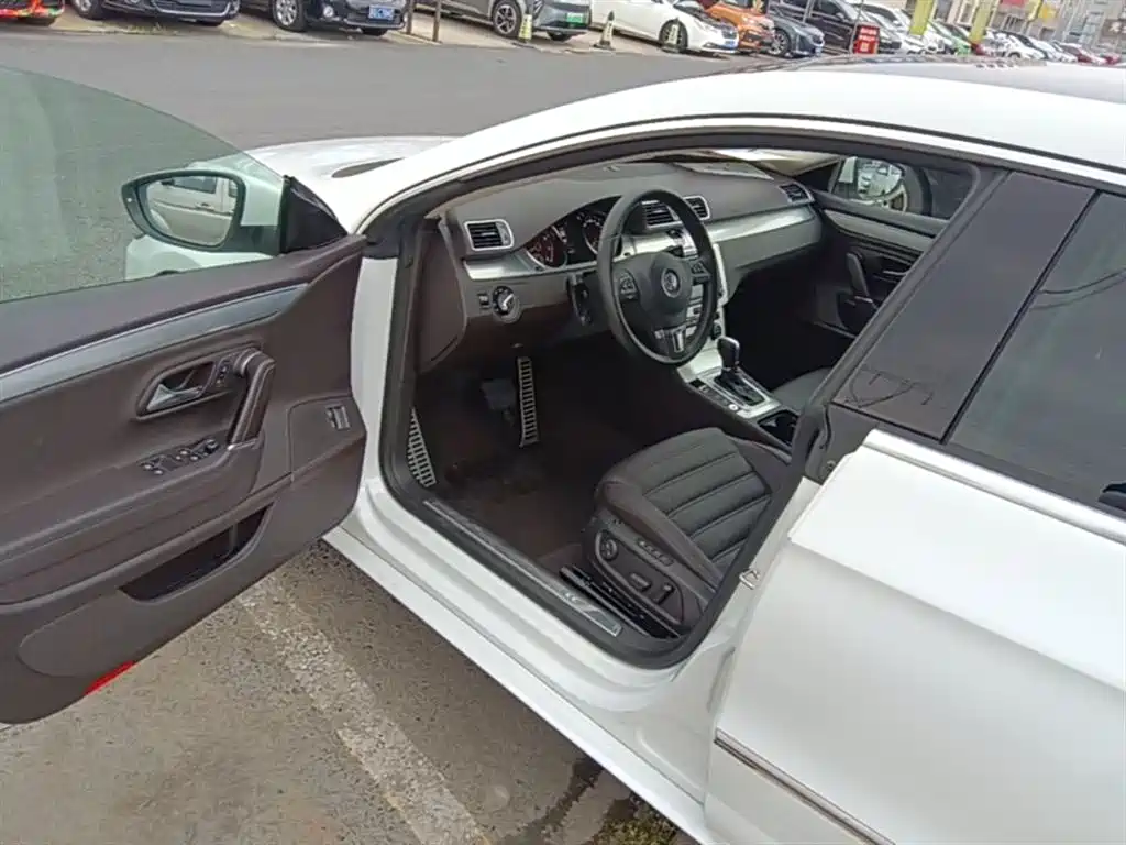 Volkswagen FAW-Volkswagen CC 2018 1.8TSI Luxury фото 16