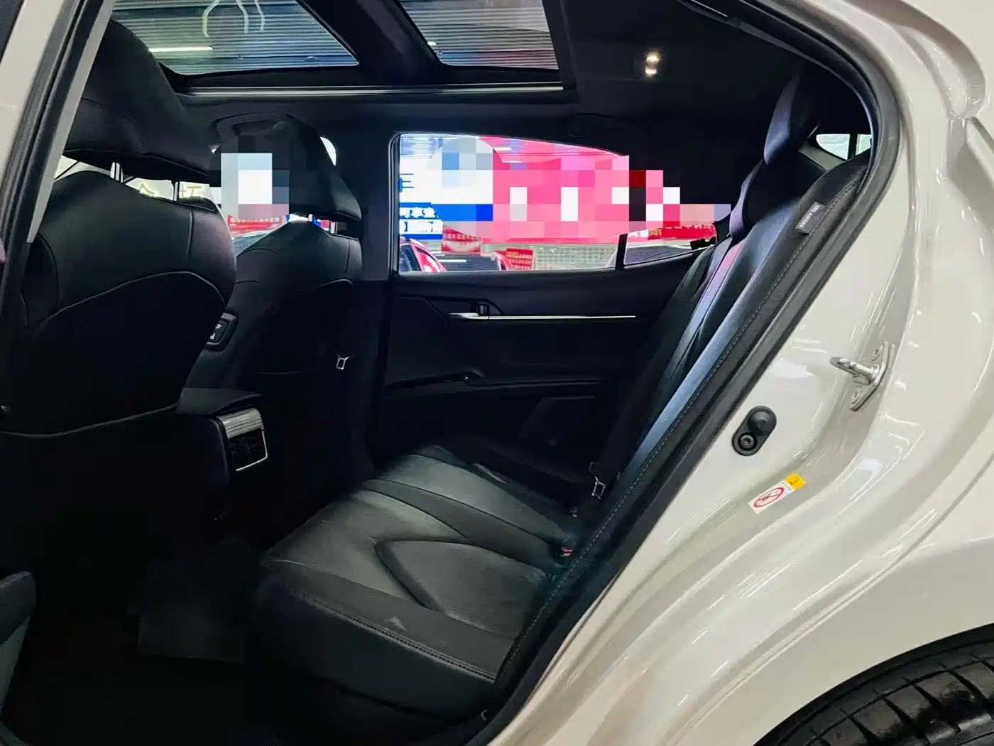 Toyota Camry 2018 Hybrid 2.5HG Luxury Edition фото 9