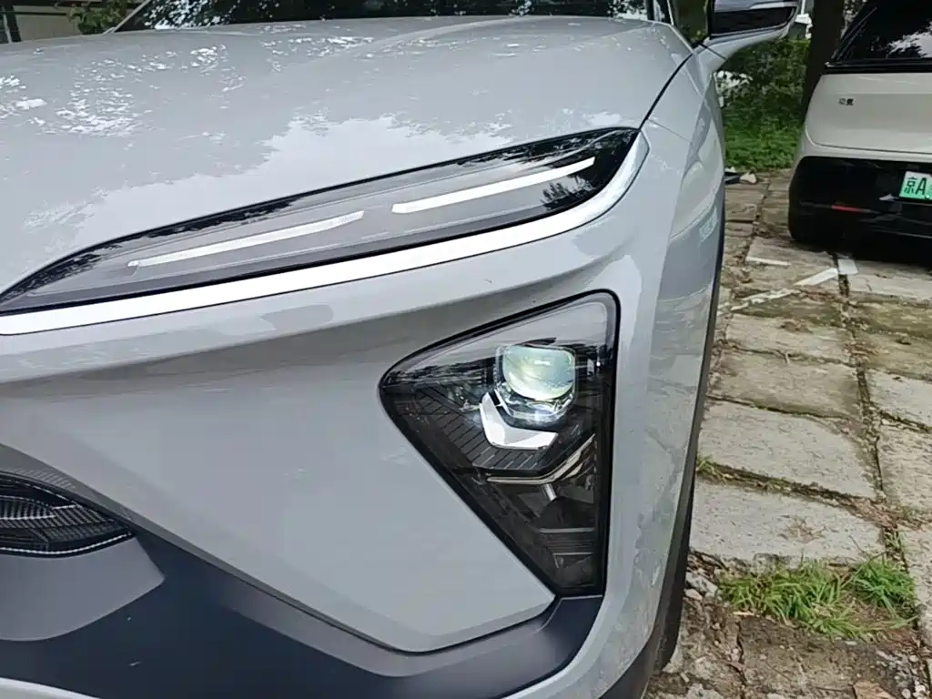 Фото 24 - NIO ES6
