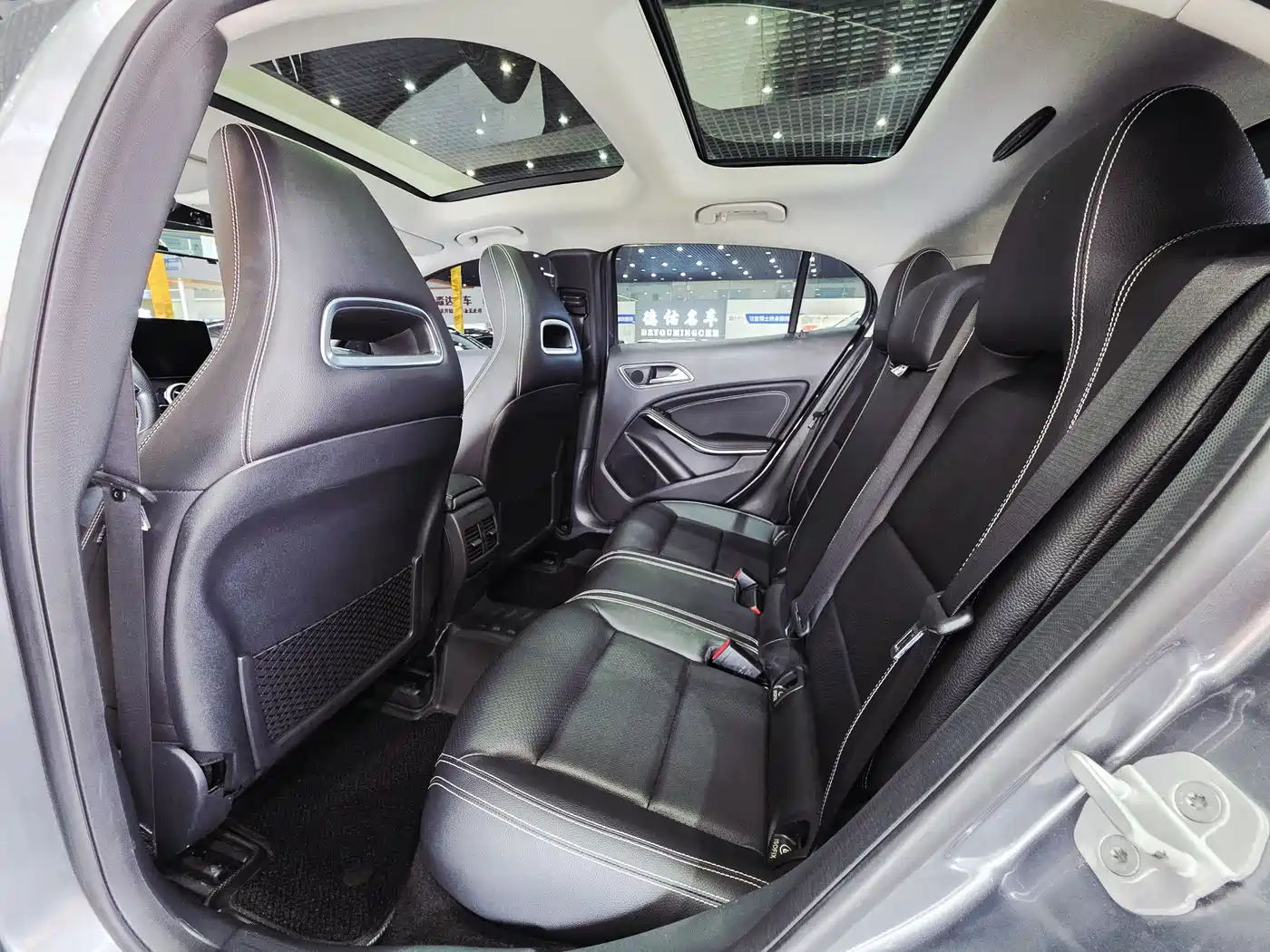 Mercedes-Benz GLA 2017 GLA 200 Dynamic фото 13