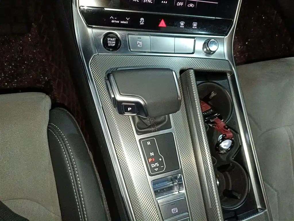 Audi A6L 2024 45 TFSI Premium Dynamic фото 10