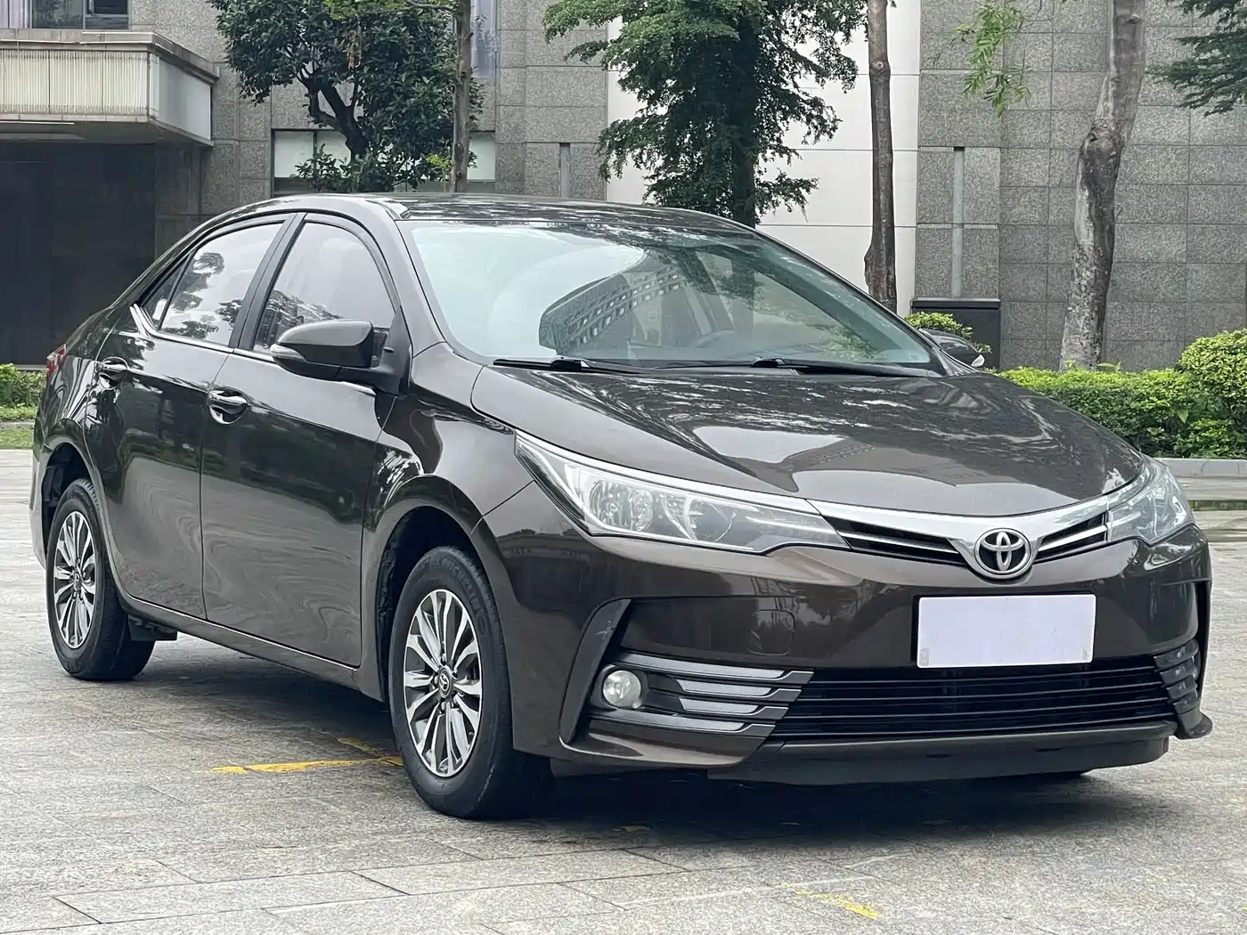 Toyota Corolla 2017 Facelift 1.2T S-CVT GL фото 3