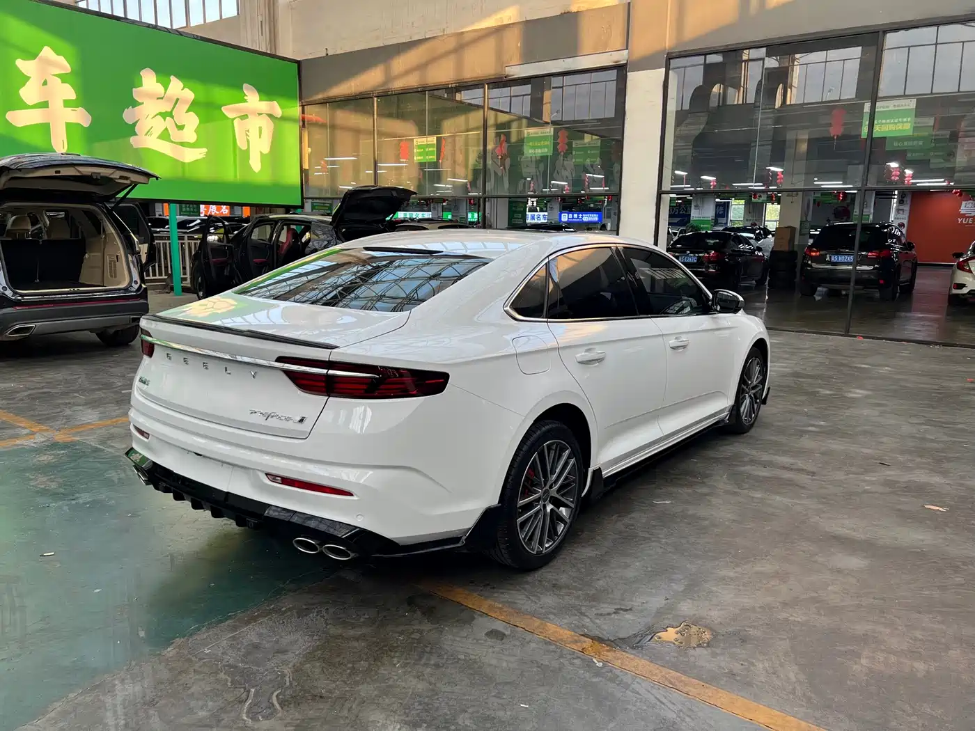 Фото 9 - Geely Preface