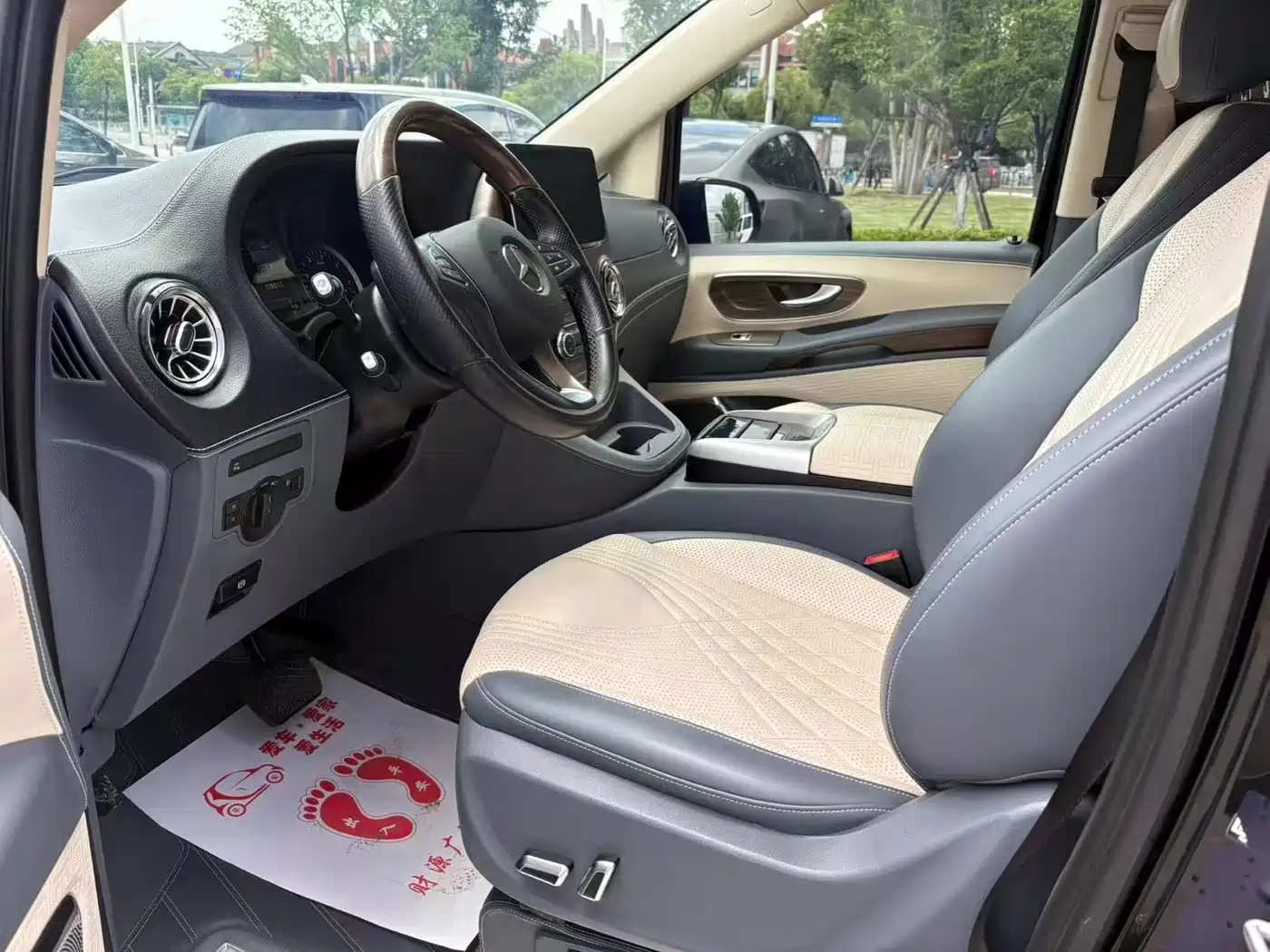 Mercedes-Benz Vito 2021 2.0T Business Edition 7-seater фото 4
