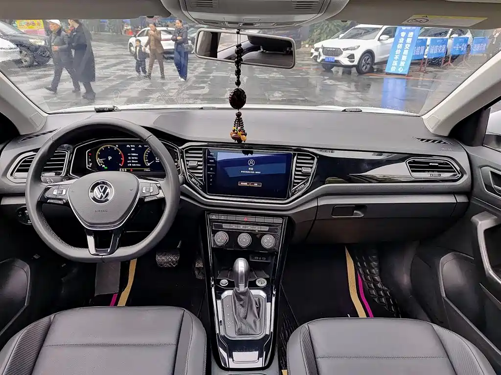 VOLKSWAGEN T ROC EXPLORING SONGS