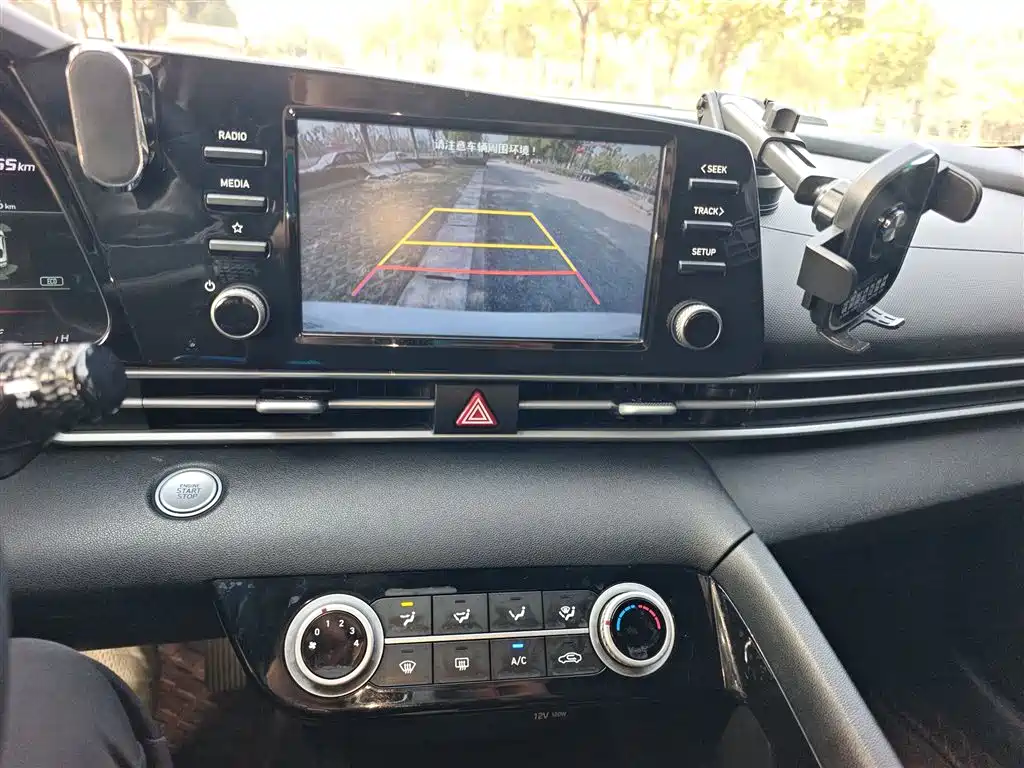 Hyundai Elantra 2022 1.5L CVT GLX Elite Edition фото 13