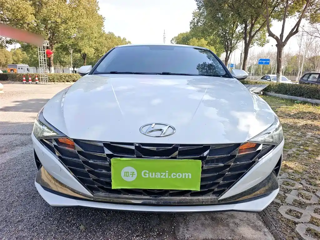 Hyundai Elantra 2022 1.5L CVT GLX Elite Edition фото 3
