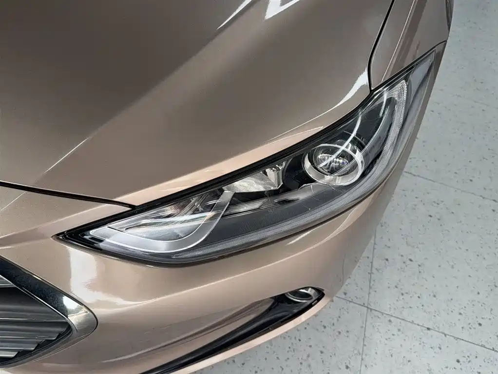 Hyundai Elantra 2016 Model 1.6L Automatic Smart Elite фото 4
