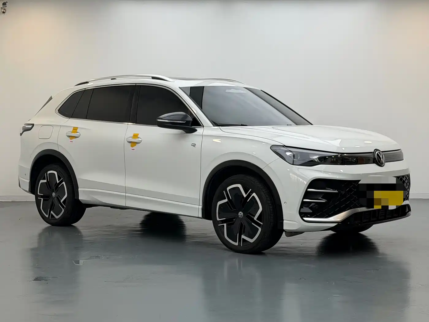Volkswagen Tiguan L 2024 PRO 330TSI FWD R-Line Intelligent Premium Edition фото 3