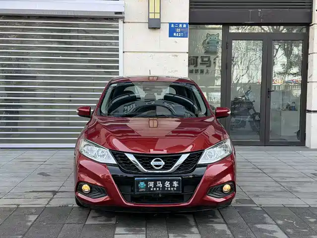NISSAN TIIDA