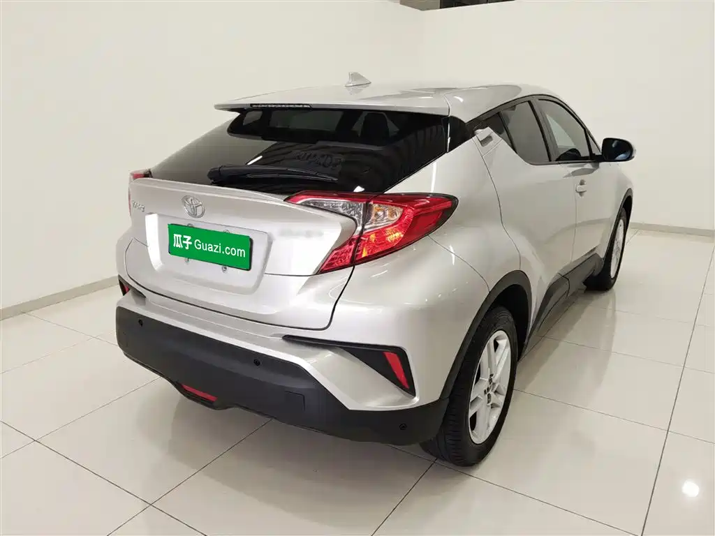 Toyota C-HR 2021 2.0L Comfort Edition фото 5