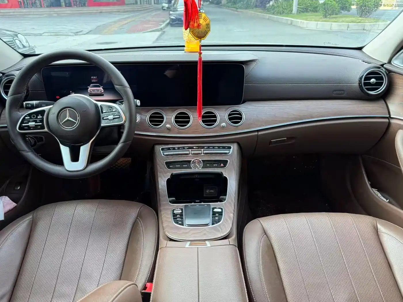 Mercedes-Benz E-Class 2019 E 300 L Luxury фото 5