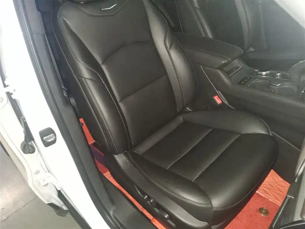 Cadillac XT4 2021 28T FWD Luxury Edition фото 25