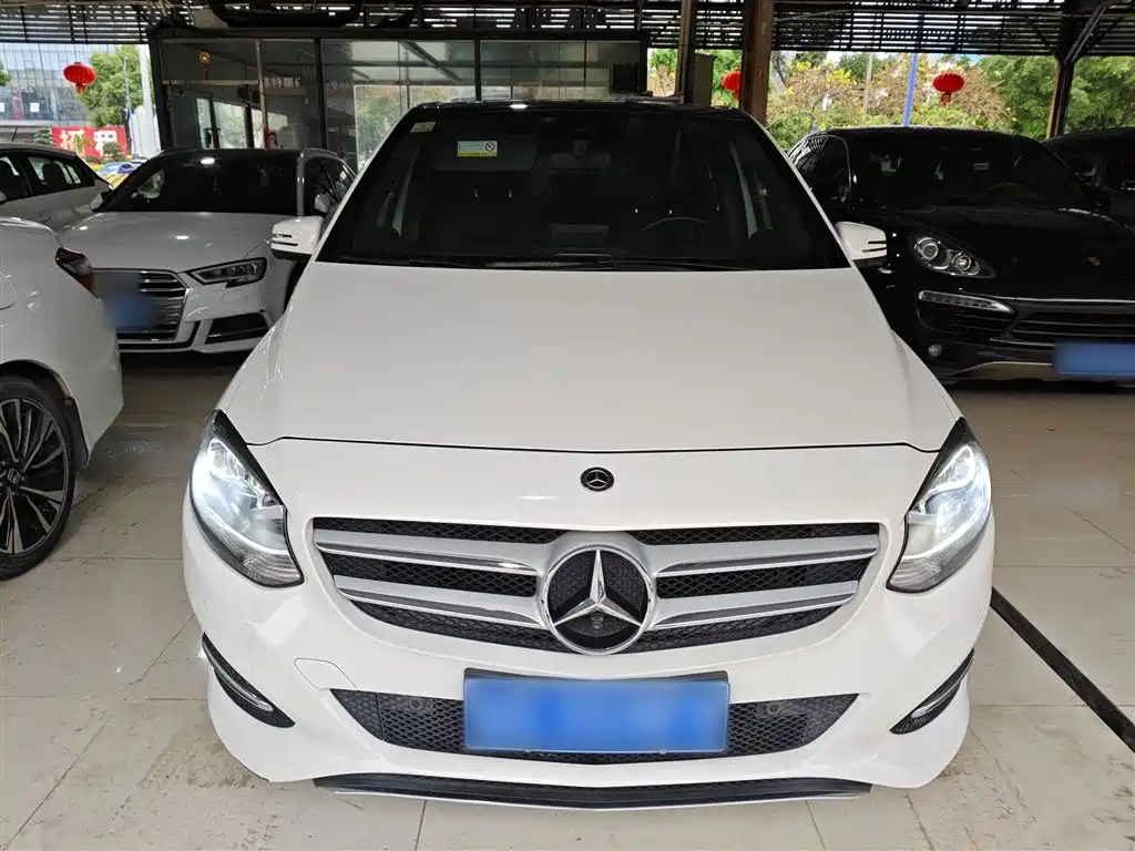 Mercedes-Benz B-Class 2018 B 200 Sport фото 3